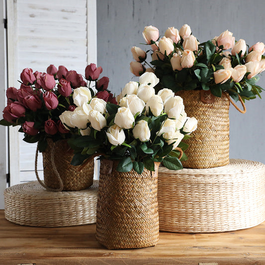 Un bouquet de roses fermées